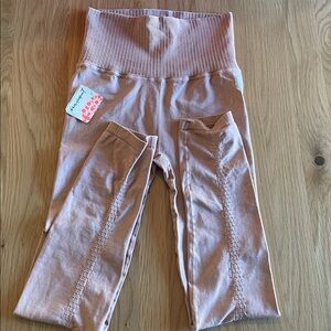 Size Xs/s NWT Free People Dusty Rose Leggings